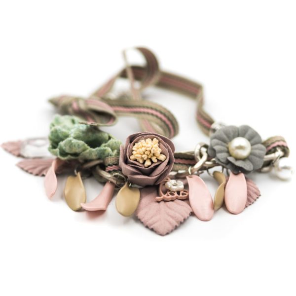 colier floral elegant
